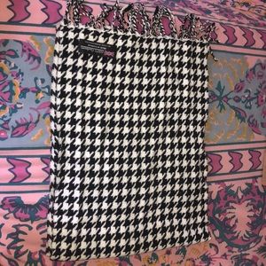Scottish 100% Cashmere Houndstooth Scarf